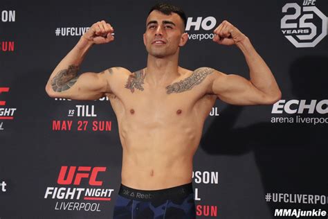 Get the latest ufc breaking news, fight night results, mma records and stats, highlights. makwan-amirkhani-ufc-fight-night-130-official-weigh-ins ...