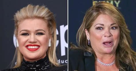 Kelly Clarkson Sticks Up For Valerie Bertinelli After Chubby Comment
