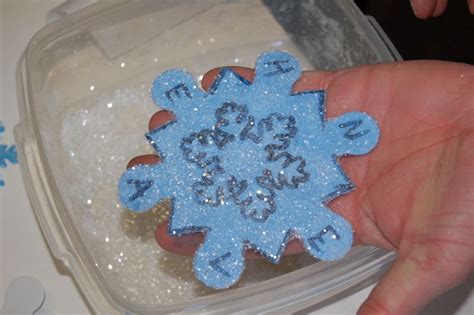 Sparkly Snowflakes Kids Crafts Saturday The Kingston Home