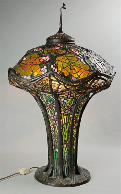 Tiffany Style Leaded And Stained Glass Table Lamp Bronze Tree
