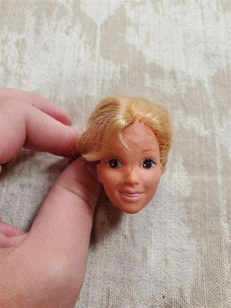 Mattel Styling Tilting Head Rotating Hands Blonde Bust Barbie Guc