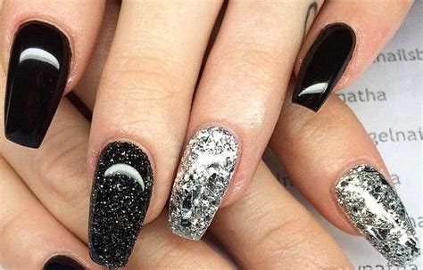 Elegantes decoradas unas acrilicas negras 2019. Diseños de uñas con escarcha - UñasDecoradas CLUB