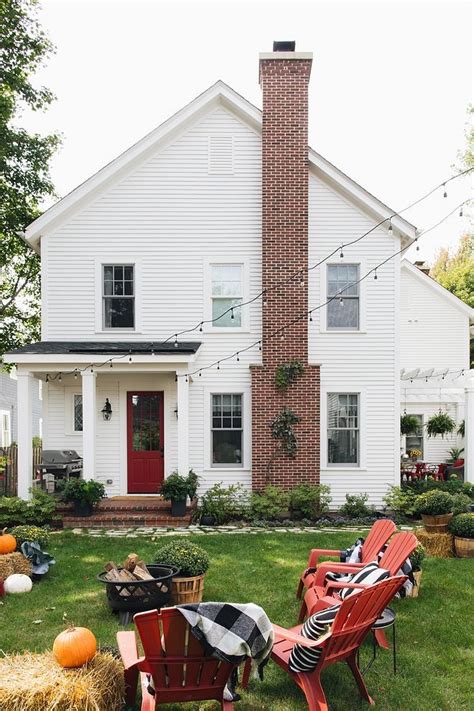 Did you recently just work on an exterior painting project and need to repaint the exterior of your home? White home with red brick accent The home features red ...