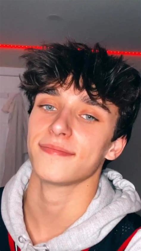 Instead of splitting his hair from the middle. Cute Guys With Curly Hair Tiktok - HairStyle Arti - 241 ...