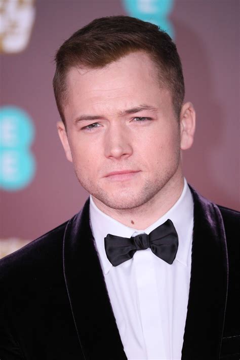 Jun 18, 2021 · cb taron johnson. Taron Egerton in 2020 | Taron egerton, Historical figures ...