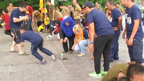 Terdapat beberapa siri cabaran fizikal yang ada di dalam kursus ini. Acara Sukaneka Game Kelakar Untuk Family Day