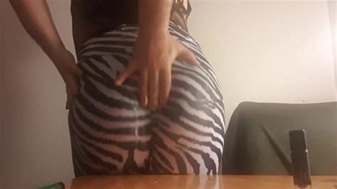 Dirty Sissy Thicc Ass Pawg In Zebra Yoga Pants Splooshing Xxx Mobile