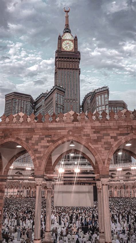 Here is everything to know about the most sacred space in the. #makkah #makkahtower #Masjid-al-haram #haram #kaaba in 2020 (With images) | Mecca islam, Mecca ...