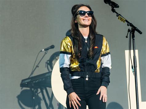 Colplay, kanye west and jane's addiction will headline this year's splendour in the grass festival, organisers have announced. Splendour acts play crowd karaoke with Cher and Kanye covers | The Courier Mail