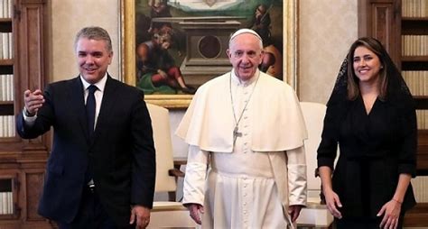 Regalos De Iván Duque Al Papa Francisco