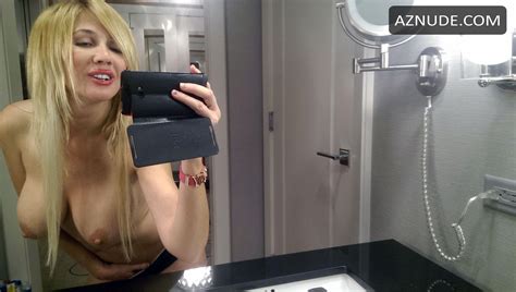 Nadeea Volianova Topless SelfiesÂ In Cosmopolitan Hotel In Las Vegas
