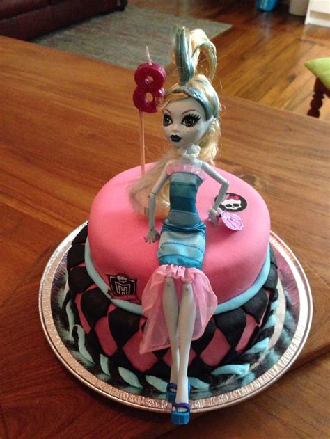 Barbie en una aventura espacial. 1000+ images about Lagoona Blue Cakes on Pinterest