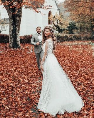 Für hochzeitsmode ist außerdem tüll sehr beliebt. Hochzeitskleid Langarm | Brautkleider Spitze Gunstig ...