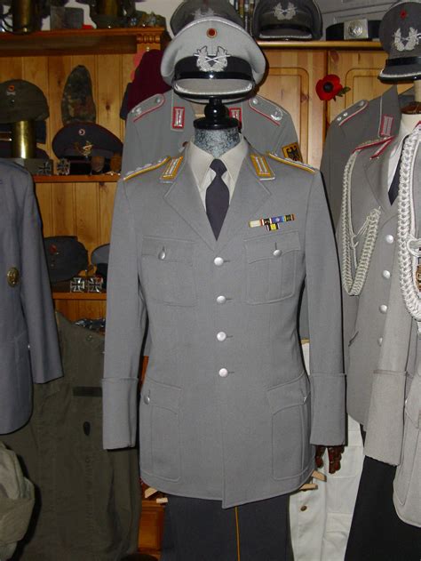 This uniform is for ncos (artillery). New uniform, WW2 Vet, Including 57er bar, KRETA. - Page 2