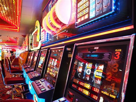 10 Biggest Slot Machine Wins Of All Time Urbanmatter