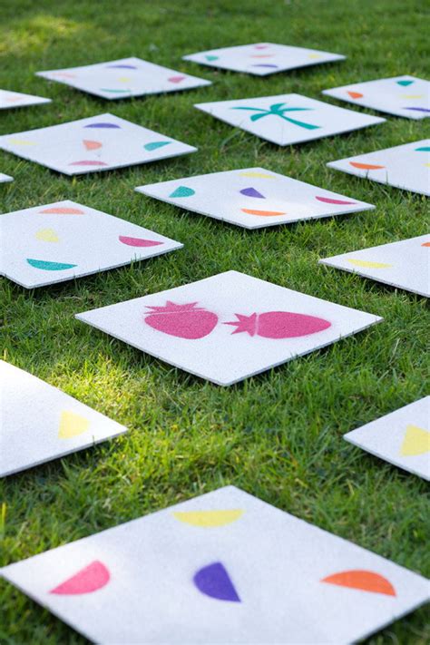 Diy lawn twister from diy showoff. 30 Easy & Fun Outdoor Games You Can Do It Yourself - Noted ...