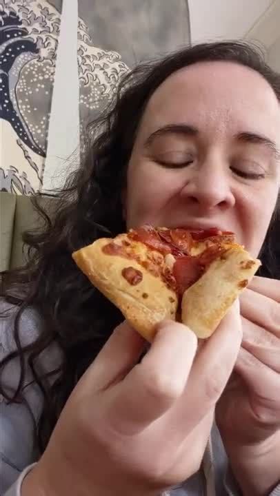I Ate The Spicy Lovers Pizza Hut Pizza
