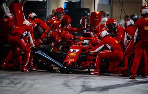 Wallpaper sport, ferrari, formula 1, pit stop, sebastian vettel, reds