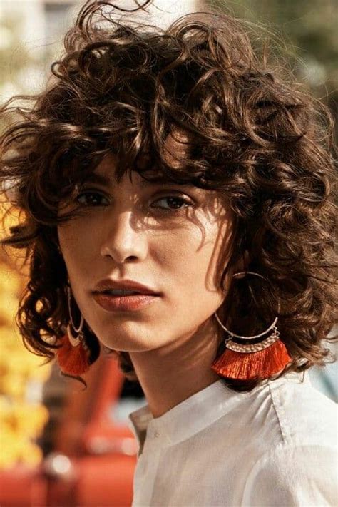 31 Cute Curly Bob With Bangs That Are Trending In 2022