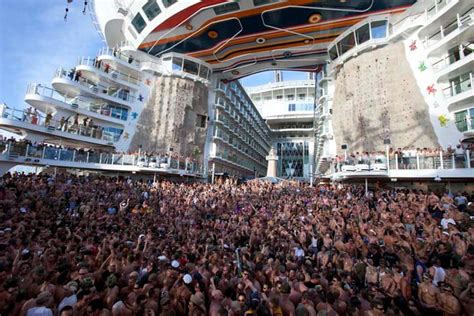 The 10 Biggest Cruise Ships In The World Touristsbook