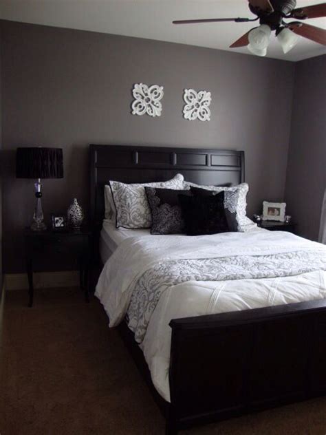 Combining a dark shade of purple with black will surely add a glamorous touch to the girls bedrooms. Love the greyscale | Guest bedroom, Bedroom design, Home