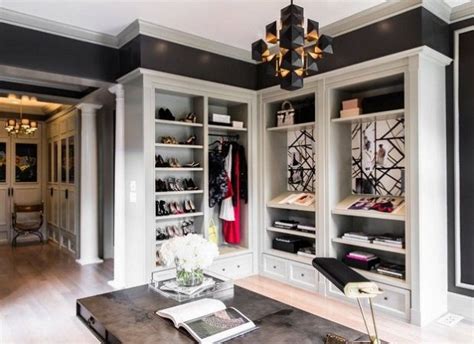 10 Luxury Modern Closets For The Master Bedroom