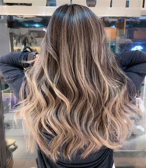 21 Stunning Photos of Dark Brown Hair with Blonde Highlights