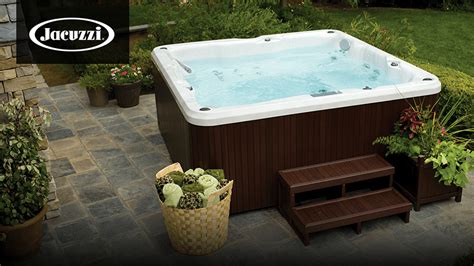 J 280 7 Person Hot Tub Ultra Modern Pool And Patio