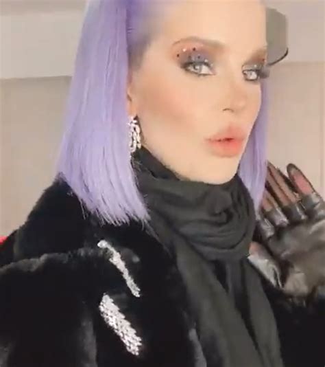 Kelly Osbourne Slams Plastic Surgery Rumors As She Says Shes Never Had Work Done After 85lb