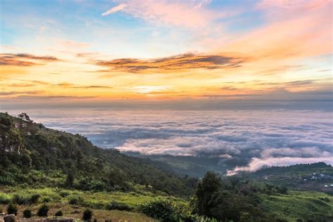 Premium Photo Sea Of Clouds In Mountain At Sunrise Phu Tubberk