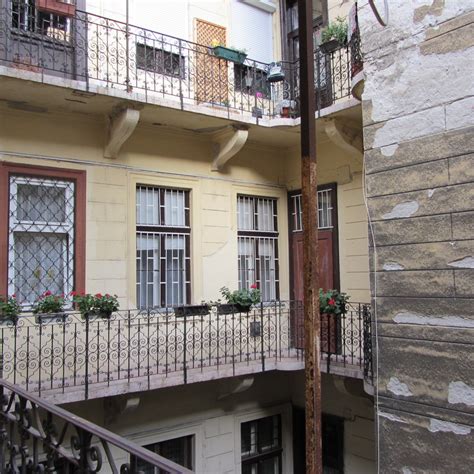 Nice Flat City Center Of Budapest Perfect For Student Flat Rent