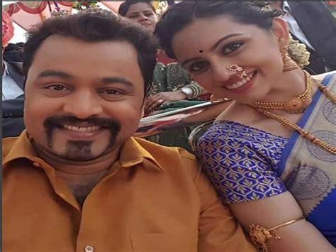 Photo Subodh Bhave And Shruti Marathe Are All Smiles In Their Latest
