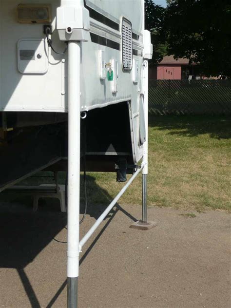 Having a camper trailer with only a manual husky makes some smaller rated electric trailer jacks but to be honest there wasn't a whole lot of they are just like a car remote and will raise and lower the stabilizer jack with just a touch of a button. Mega Mods For December 2015