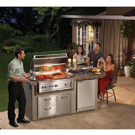Flat top grills are really more accurately called griddles, and as such they allow for the grilling of lots of foods, like omelets and pancakes, that you can't its twin burners put out a combined 25,000 btus. Outdoor Gas BBQ | Prolong The Festivities - Gas Line ...