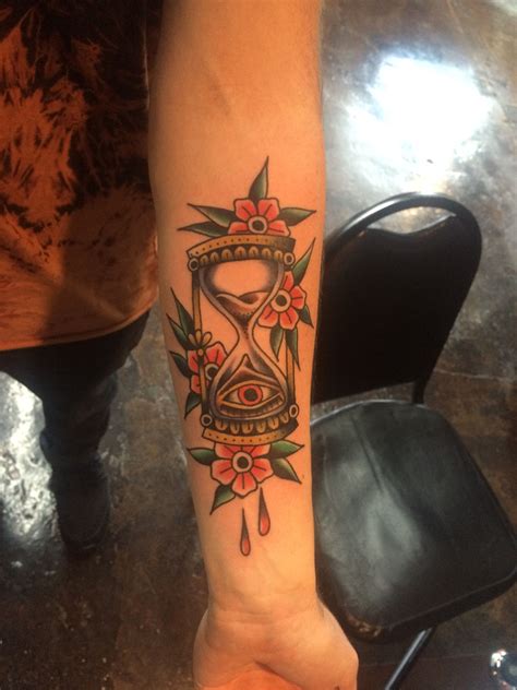 American Traditional Hourglass Tattoo By Steve Pearson At Black 13 Music Tattoos Life Tattoos