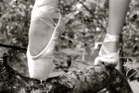 ballet photography pointe shoes outside © stargo photography ballet photography ballet