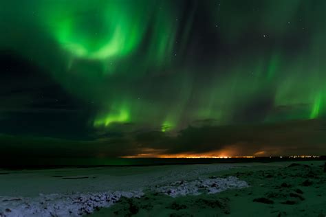 무료 이미지 눈 겨울 빛 하늘 밤 분위기 녹색 아이슬란드 오로라 북부 사투리 북극광 마법 같은 보리 얼리 스 현상 5676x3784