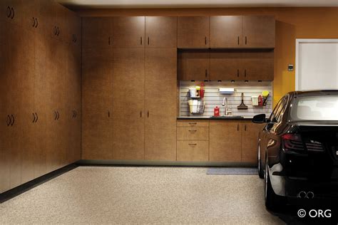 Customize your garage or workshop with a garage cabinet system and choose from a variety of styles. 3 Garage Storage Systems to Reclaim Space | SpaceMakers