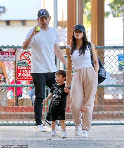 Jenna Dewan Flaunts Herself Enjoying A Day At The Park With Her Fiance Steve Kazee And Their