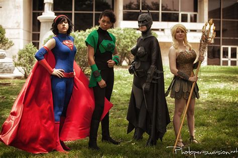 Spectacular Female Justice League Team Cosplay — Geektyrant