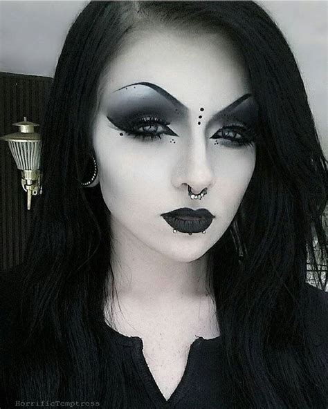 Pin By Summer Moon 🌙 On Gothic With Images Goth Makeup Dark Makeup Gothic Makeup