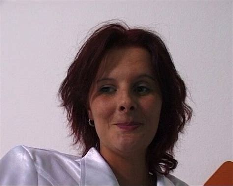 rothaarige milf erstes mal im hotelzimmer vor der kamera xhamster