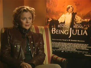 Beautiful, talented, weathly and famous. ANNETTE BENING - BEING JULIA Interview (2004) | Movie ...