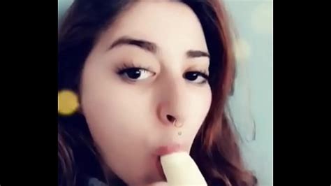 Video Porno Di Donne Che Succhiano Banane SexXxxPorno Com