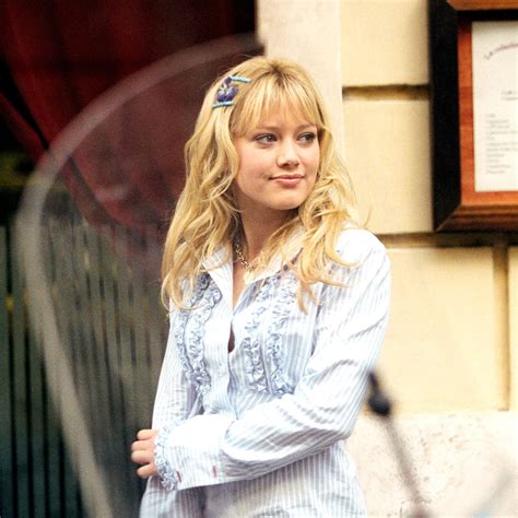 hilary duff is hopeful the lizzie mcguire reboot will happen popsugar entertainment uk