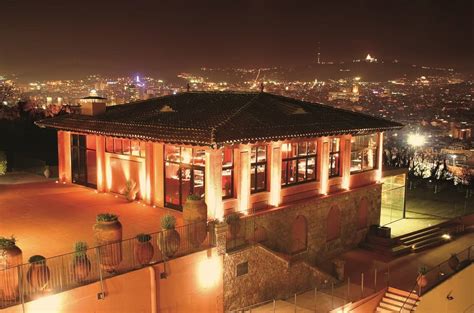 In addition, each floor of the hotel pays homage to a different contemporary. El Xalet de Montjuïc - Barcelona Navigator