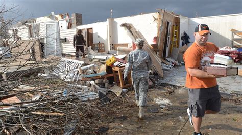 Fierce Tornadoes Hit Us Midwest Cbbc Newsround