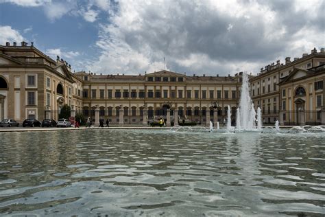 #viaggi #villa reale #villa reale di monza #ferdinando d'asburgo #umberto i di savoia #sale di rappresentanza #stucchi #lampadari #sala da ballo #appartamenti reali #regina margherita #mobili. Villa Reale di Monza Foto % Immagini| architetture ...