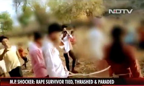 印度16岁少女称遭强奸，家人将她与嫌犯捆绑游街 纽约时报中文网