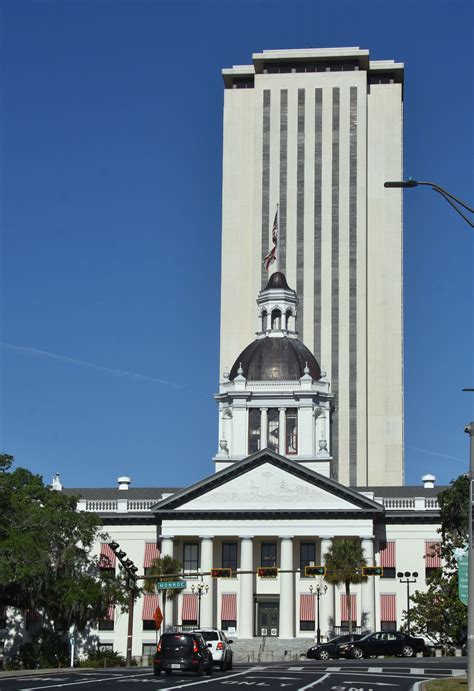 Old And New State Capitol Buildings A Tallahassee Fl 2017 05 03